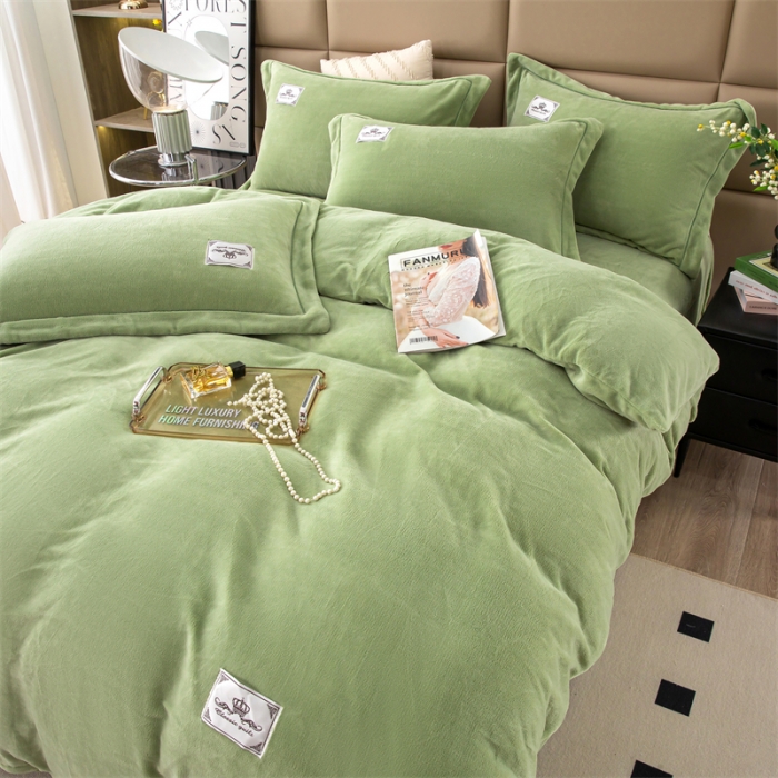 91家纺网 家纺一手货源 找家纺 畅畅 2023新款加厚260克全消光牛奶棉印花臻棉绒四件套 抹茶绿