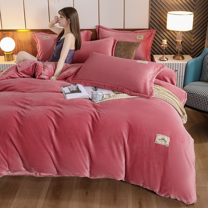 91家纺网 家纺一手货源 找家纺 畅畅 2023新款加厚260克全消光牛奶棉印花臻棉绒四件套 皮红