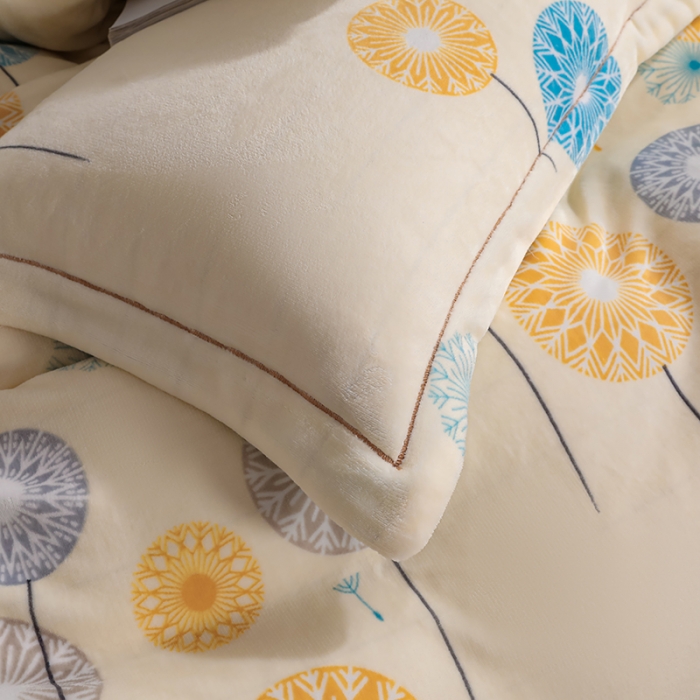 91家纺网 家纺一手货源 找家纺 畅畅 2023新款加厚260克全消光牛奶棉印花臻棉绒四件套 夏日幽香米