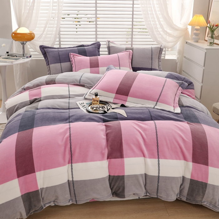 91家纺网 家纺一手货源 找家纺 畅畅 2023新款加厚260克全消光牛奶棉印花臻棉绒四件套 小时光-粉