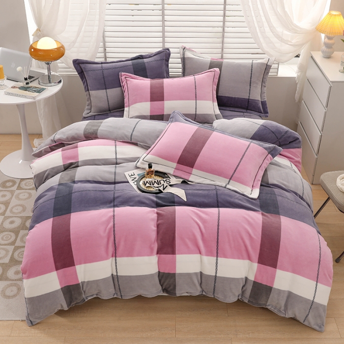 91家纺网 家纺一手货源 找家纺 畅畅 2023新款加厚260克全消光牛奶棉印花臻棉绒四件套 小时光-粉