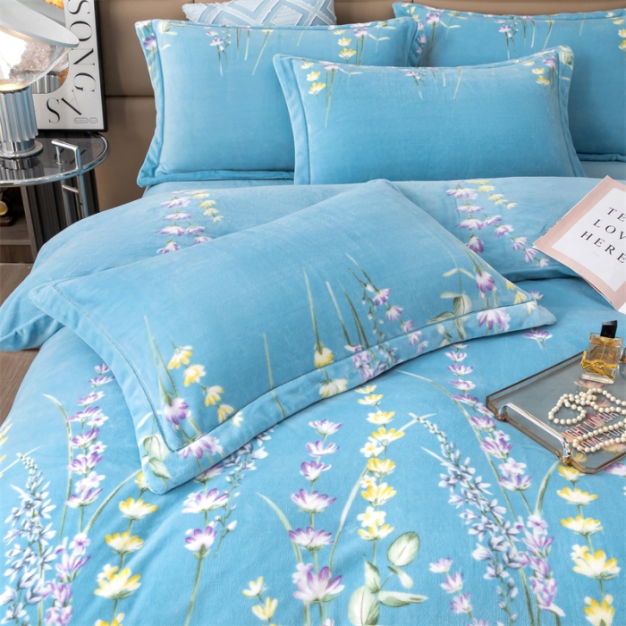 91家纺网 家纺一手货源 找家纺 畅畅 2023新款加厚260克全消光牛奶棉印花臻棉绒四件套 薰衣草兰