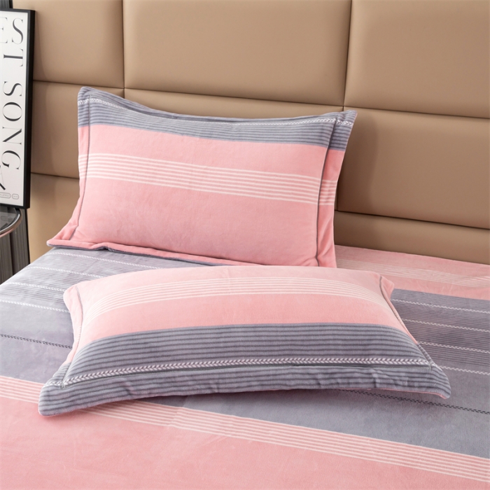 91家纺网 家纺一手货源 找家纺 畅畅 2023新款加厚260克全消光牛奶棉印花臻棉绒四件套 伊洛克粉