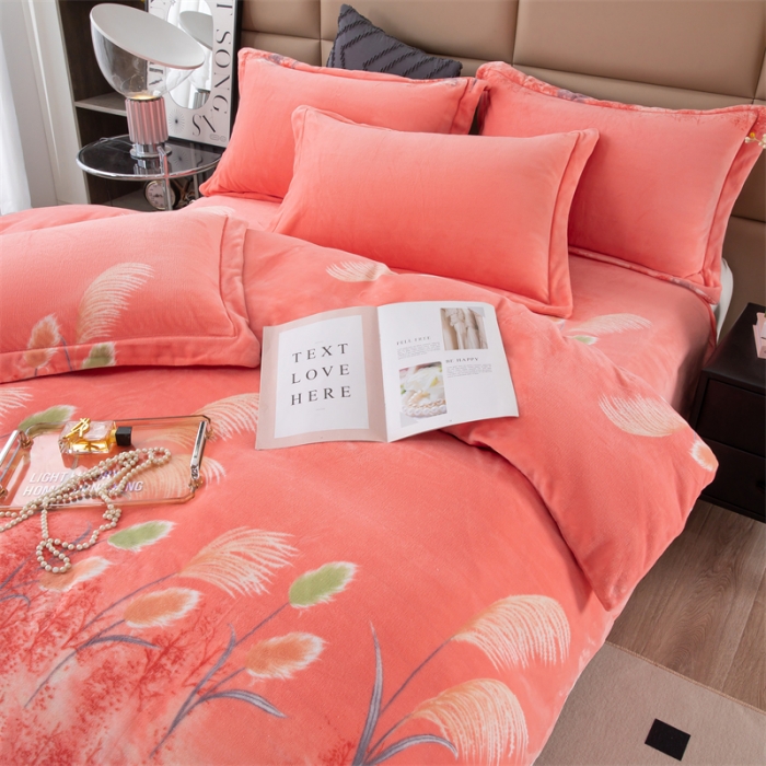 91家纺网 家纺一手货源 找家纺 畅畅 2023新款加厚260克全消光牛奶棉印花臻棉绒四件套 隐约森林红