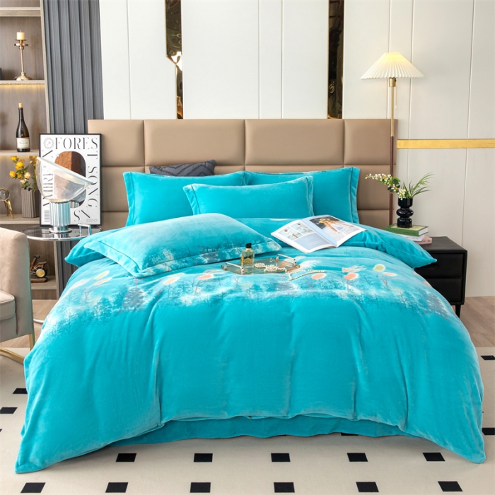 91家纺网 家纺一手货源 找家纺 畅畅 2023新款加厚260克全消光牛奶棉印花臻棉绒四件套 隐约森林兰