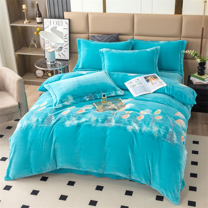 91家纺网 家纺一手货源 找家纺 畅畅 2023新款加厚260克全消光牛奶棉印花臻棉绒四件套 隐约森林兰