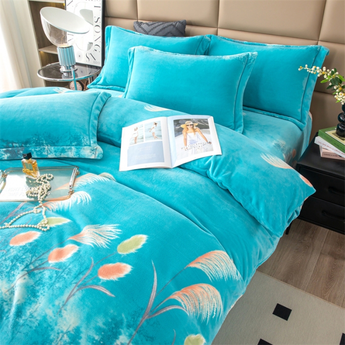 91家纺网 家纺一手货源 找家纺 畅畅 2023新款加厚260克全消光牛奶棉印花臻棉绒四件套 隐约森林兰