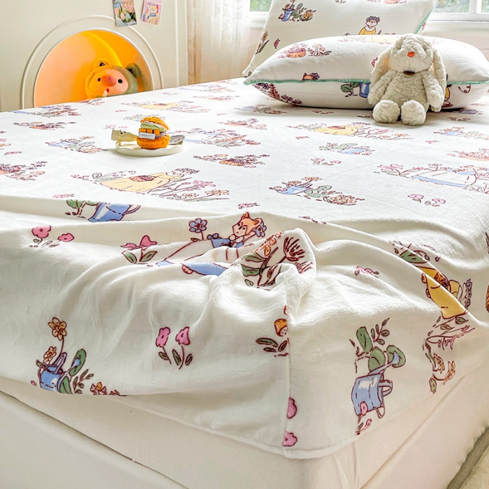 91家纺网 家纺一手货源 找家纺 安哆啦家纺 2024新款高克重牛奶绒印花单床笠 狐狸小姐的花园