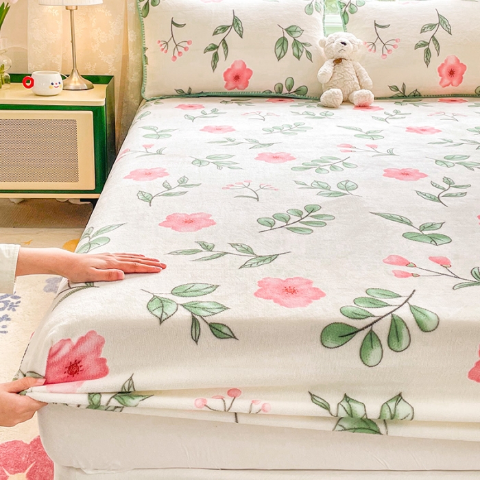 91家纺网 家纺一手货源 找家纺 安哆啦家纺 2024新款高克重牛奶绒印花单床笠 花丛间