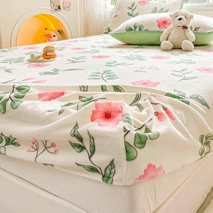 91家纺网 家纺一手货源 找家纺 安哆啦家纺 2024新款高克重牛奶绒印花单床笠 花丛间