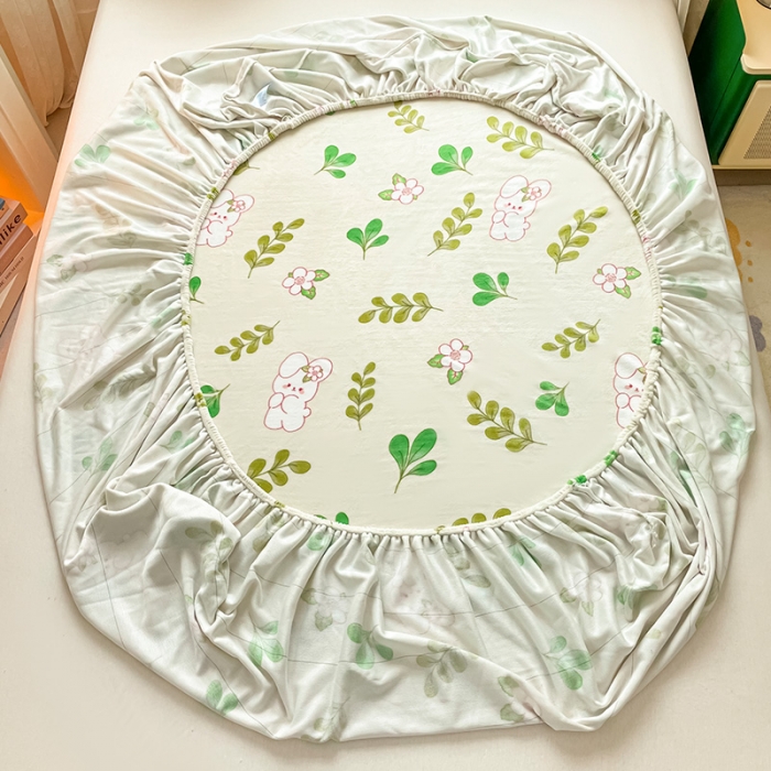 91家纺网 家纺一手货源 找家纺 安哆啦家纺 2024新款高克重牛奶绒印花单床笠 绿叶兔兔