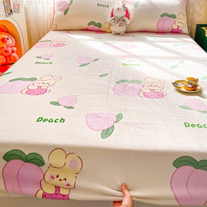 91家纺网 家纺一手货源 找家纺 安哆啦家纺 2024新款高克重牛奶绒印花单床笠 桃桃兔兔