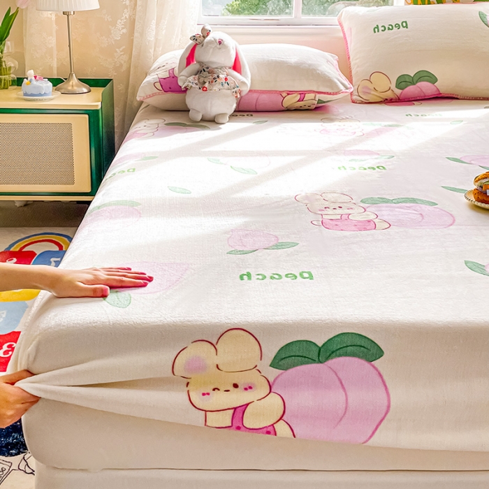 91家纺网 家纺一手货源 找家纺 安哆啦家纺 2024新款高克重牛奶绒印花单床笠 桃桃兔兔