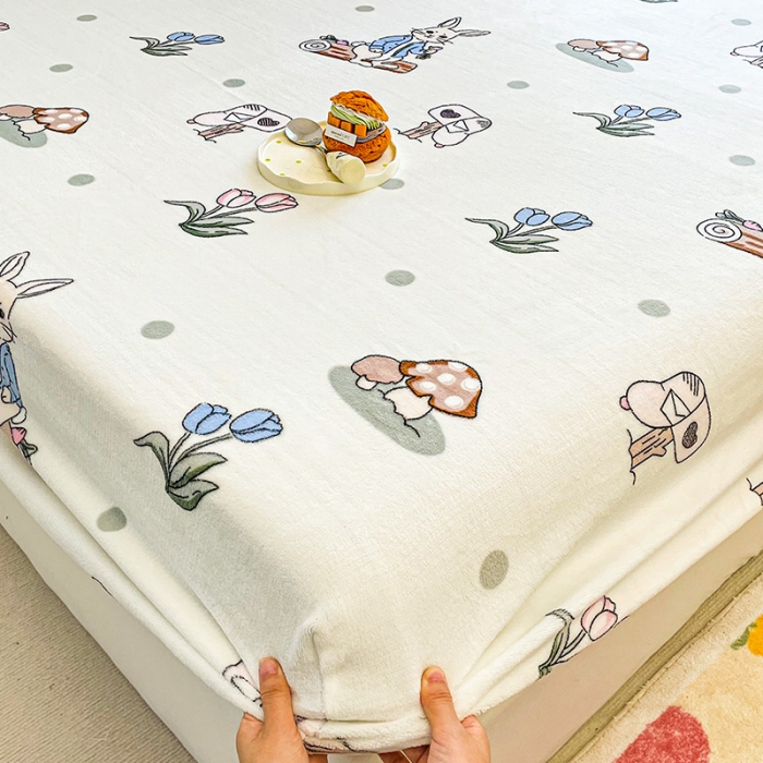 91家纺网 家纺一手货源 找家纺 安哆啦家纺 2024新款高克重牛奶绒印花单床笠 兔八哥