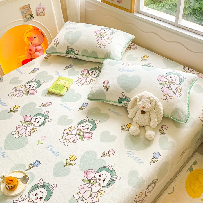 91家纺网 家纺一手货源 找家纺 安哆啦家纺 2024新款高克重牛奶绒印花单床笠 心花怒放