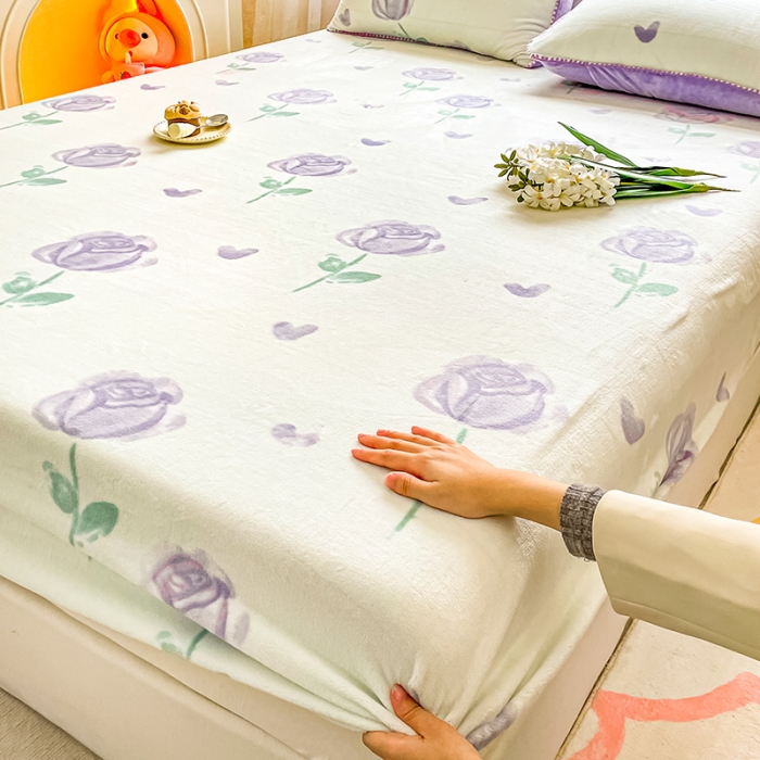 91家纺网 家纺一手货源 找家纺 安哆啦家纺 2024新款高克重牛奶绒印花单床笠 紫色郁金香