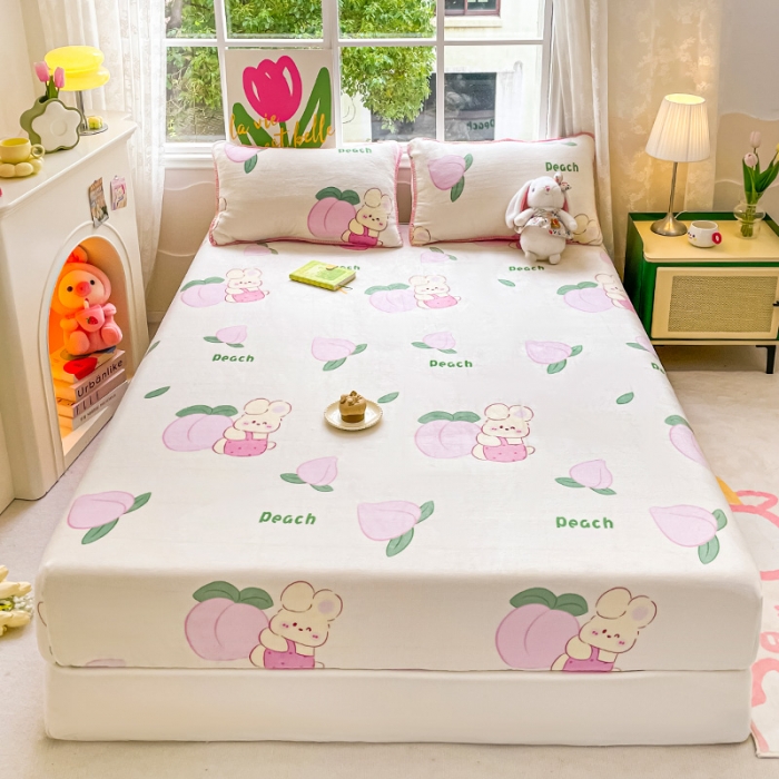 91家纺网 家纺一手货源 找家纺 安哆啦家纺 2024新款高克重牛奶绒印花单床笠 桃桃兔兔