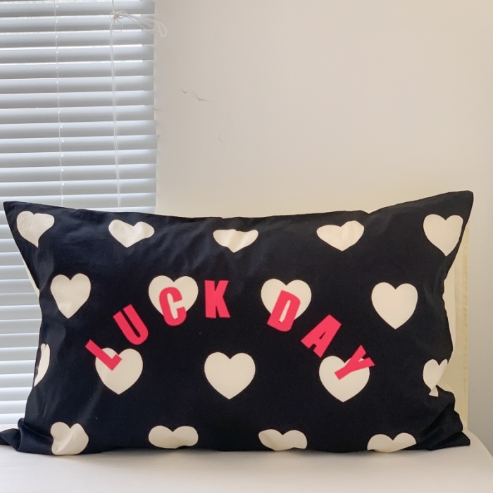 91家纺网 家纺一手货源 找家纺 昔可 2023新款全棉大版数码印花单枕套 黑色小爱心