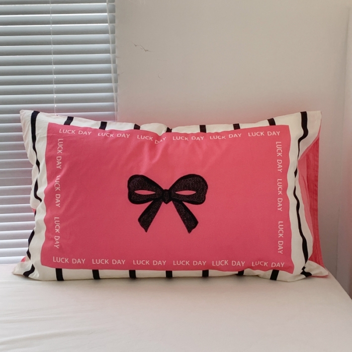 91家纺网 家纺一手货源 找家纺 昔可 2023新款全棉大版数码印花单枕套 条纹蝴蝶结