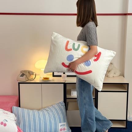 昔可 2023新款大版印花枕套牛奶绒系列四件套-模特图 叶子樱桃