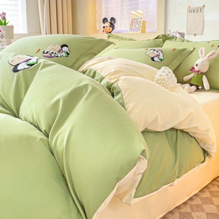 91家纺网 家纺一手货源 找家纺 娜娜 2023新款水洗磨毛毛巾绣四件套 胡迪和巴斯灰绿+白