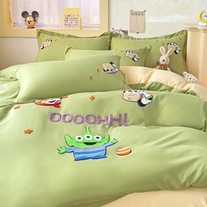 91家纺网 家纺一手货源 找家纺 娜娜 2023新款水洗磨毛毛巾绣四件套 胡迪和巴斯灰绿+白