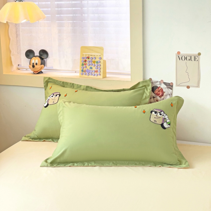 91家纺网 家纺一手货源 找家纺 娜娜 2023新款水洗磨毛毛巾绣四件套 胡迪和巴斯灰绿+白