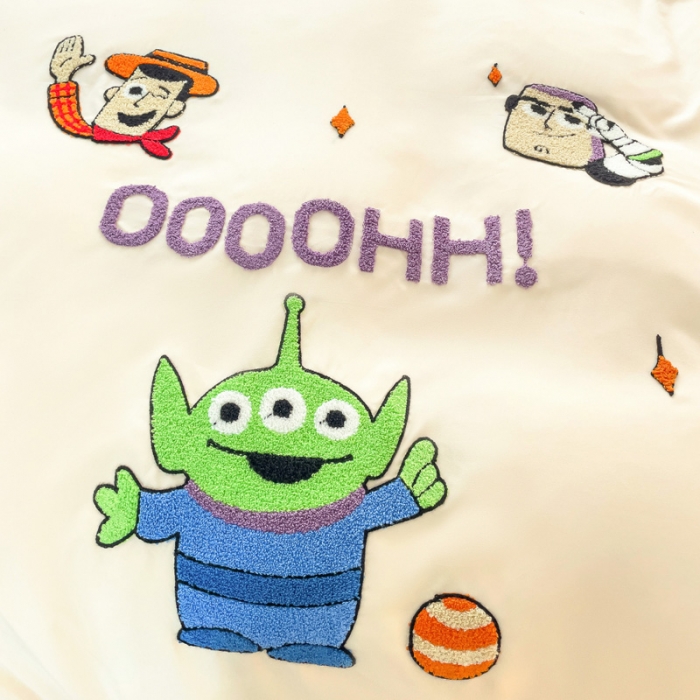 91家纺网 家纺一手货源 找家纺 娜娜 2023新款水洗磨毛毛巾绣四件套 胡迪和巴斯奶昔白+绿