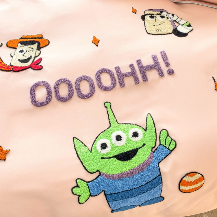 91家纺网 家纺一手货源 找家纺 娜娜 2023新款水洗磨毛毛巾绣四件套 胡迪和巴斯藕粉+蓝