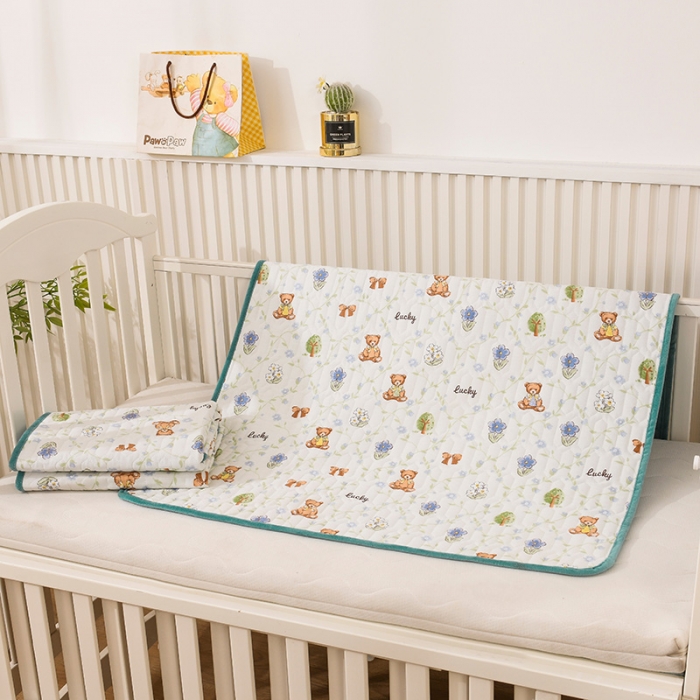 91家纺网 家纺一手货源 找家纺 恋绒 2023新款全棉护理垫防水隔尿垫姨妈垫床盖 丛林小熊