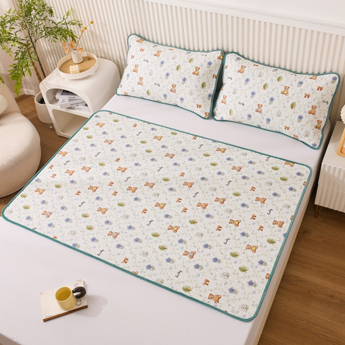 91家纺网 家纺一手货源 找家纺 恋绒 2023新款全棉护理垫防水隔尿垫姨妈垫床盖 丛林小熊