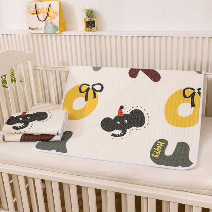 91家纺网 家纺一手货源 找家纺 恋绒 2023新款全棉护理垫防水隔尿垫姨妈垫床盖 动感字母