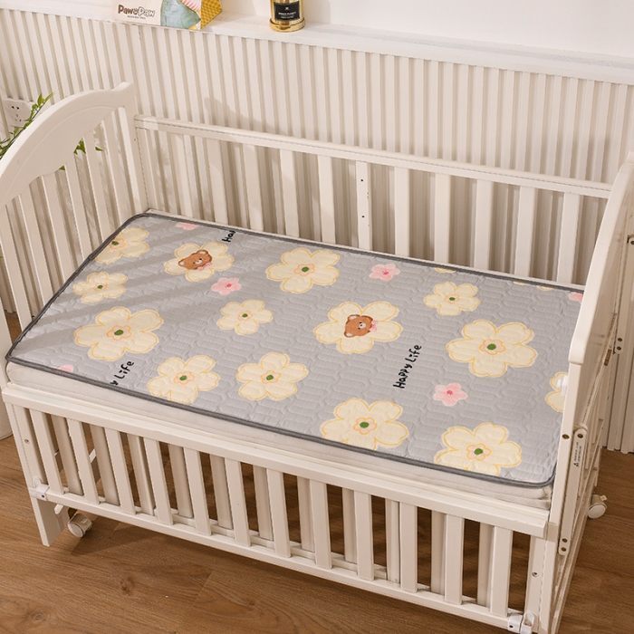 91家纺网 家纺一手货源 找家纺 恋绒 2023新款全棉护理垫防水隔尿垫姨妈垫床盖 花梦熊