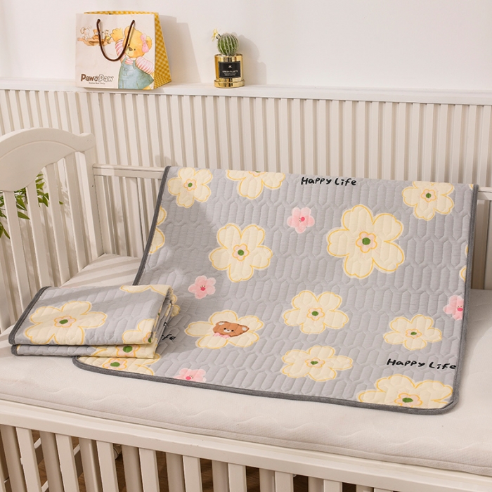 91家纺网 家纺一手货源 找家纺 恋绒 2023新款全棉护理垫防水隔尿垫姨妈垫床盖 花梦熊