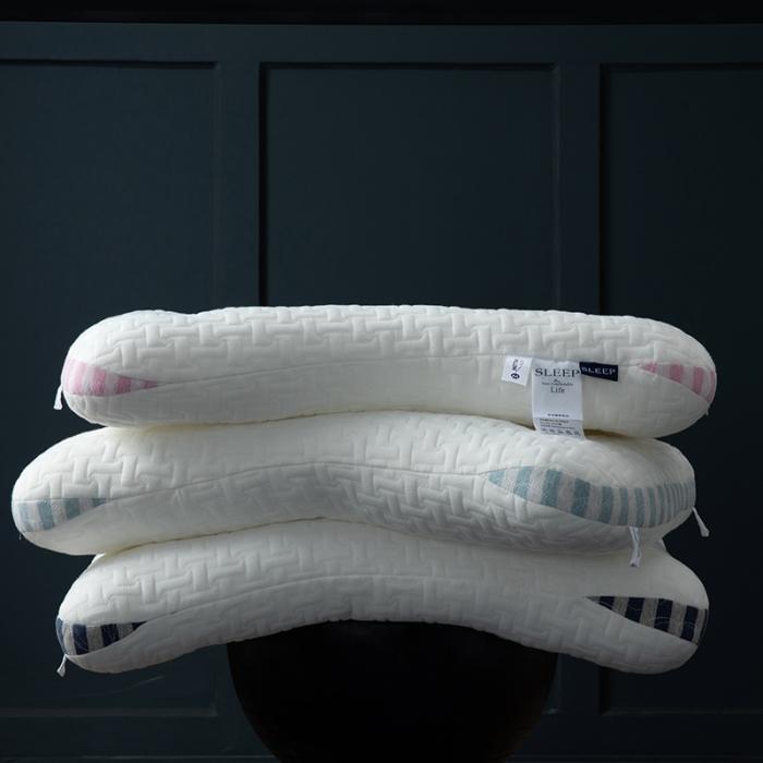 91家纺网 家纺一手货源 找家纺 2023新款 SPA按摩护颈枕头 轻奢按摩学生低平水洗枕芯