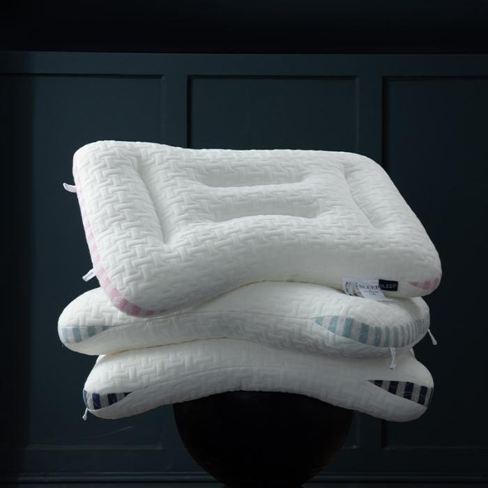 91家纺网 家纺一手货源 找家纺 2023新款 SPA按摩护颈枕头 轻奢按摩学生低平水洗枕芯