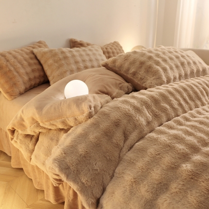 91家纺网 家纺一手货源 找家纺 2025兔毛绒四件套直播爆款泡泡懒兔毛绒牛奶绒床裙款四件套