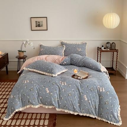 91家纺网 家纺一手货源 找家纺 潘朵拉 2023新款美拉德风牛奶绒花边款四件套 清歌