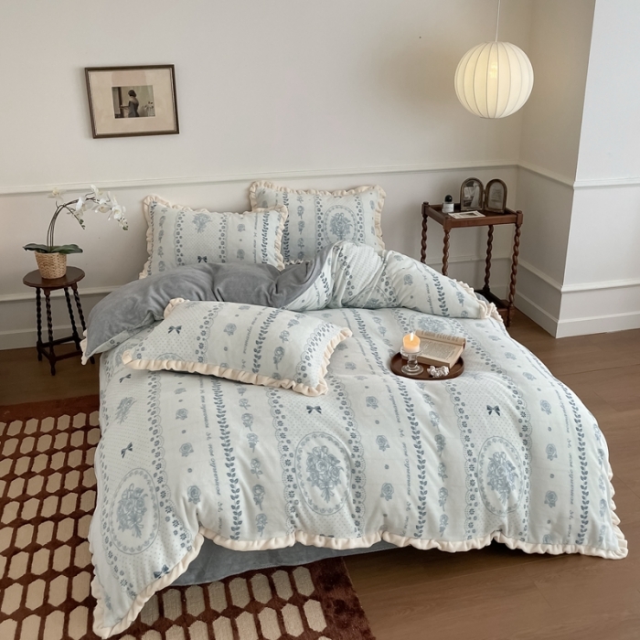 91家纺网 家纺一手货源 找家纺 潘朵拉 2023新款美拉德风牛奶绒花边款四件套 晨晓