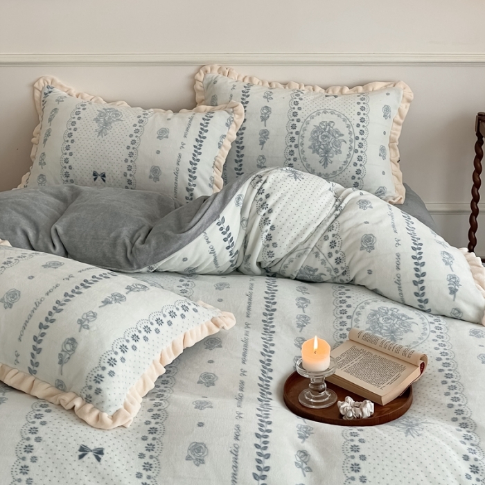 91家纺网 家纺一手货源 找家纺 潘朵拉 2023新款美拉德风牛奶绒花边款四件套 晨晓