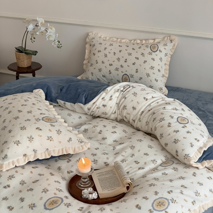 91家纺网 家纺一手货源 找家纺 潘朵拉 2023新款美拉德风牛奶绒花边款四件套 扶摇