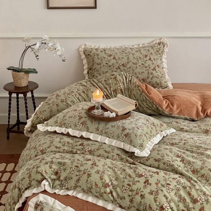 91家纺网 家纺一手货源 找家纺 潘朵拉 2023新款美拉德风牛奶绒花边款四件套 流年