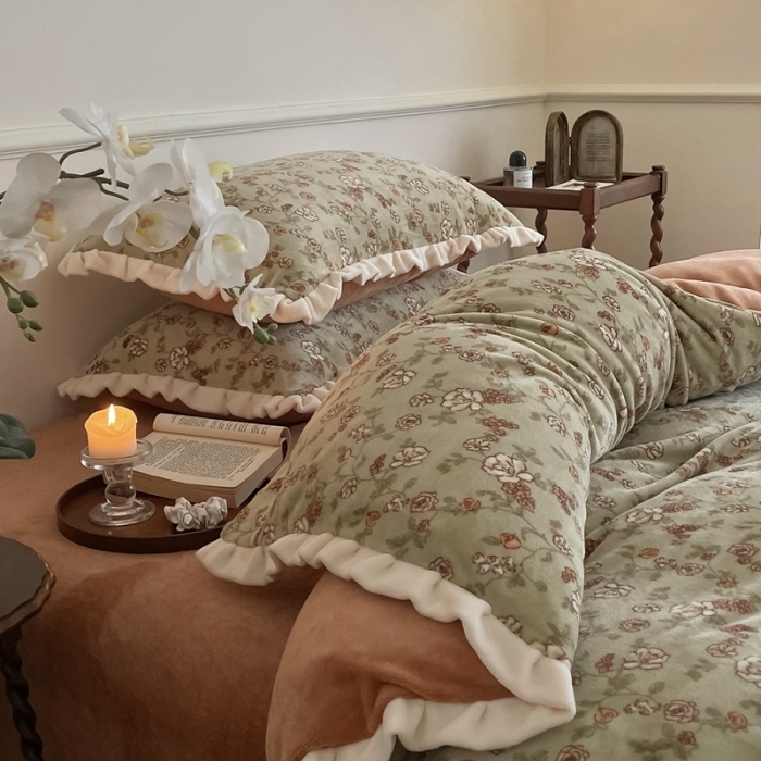 91家纺网 家纺一手货源 找家纺 潘朵拉 2023新款美拉德风牛奶绒花边款四件套 流年