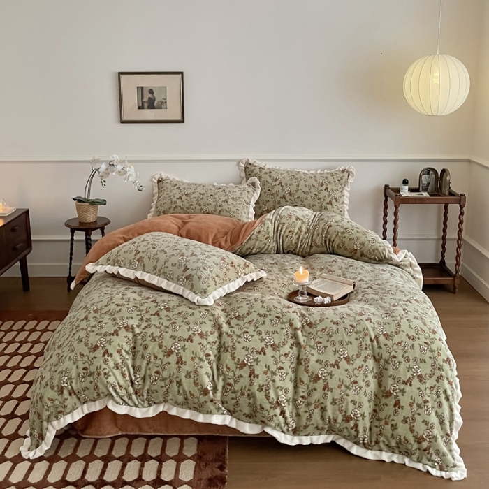 91家纺网 家纺一手货源 找家纺 潘朵拉 2023新款美拉德风牛奶绒花边款四件套 流年