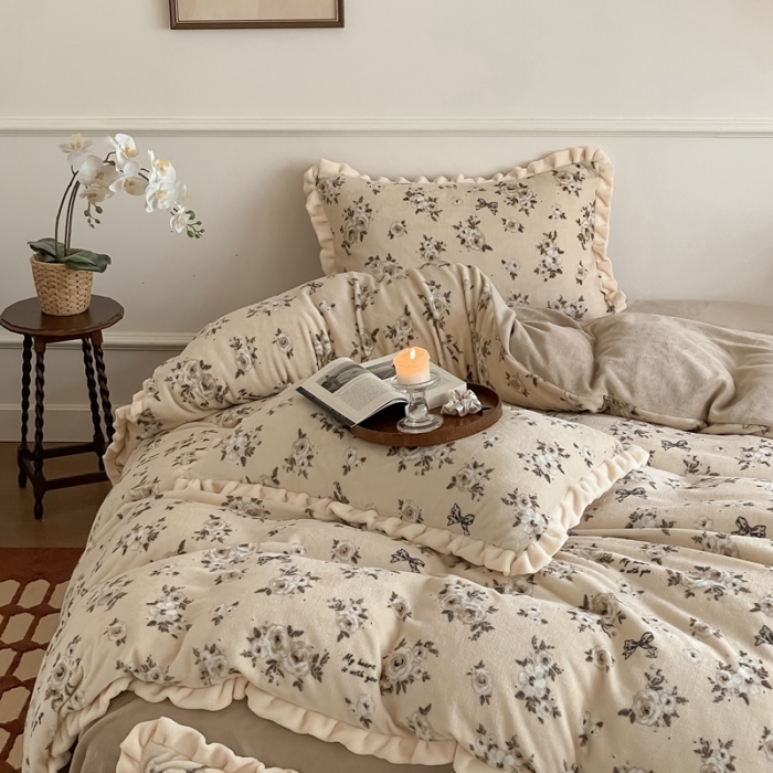 91家纺网 家纺一手货源 找家纺 潘朵拉 2023新款美拉德风牛奶绒花边款四件套 暮色