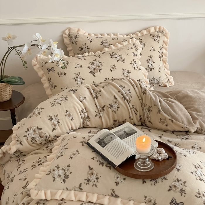 91家纺网 家纺一手货源 找家纺 潘朵拉 2023新款美拉德风牛奶绒花边款四件套 暮色