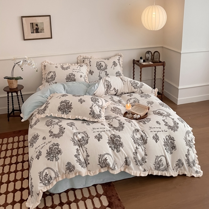 91家纺网 家纺一手货源 找家纺 潘朵拉 2023新款美拉德风牛奶绒花边款四件套 伊人