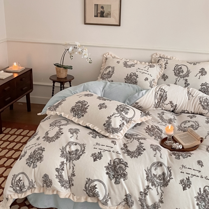 91家纺网 家纺一手货源 找家纺 潘朵拉 2023新款美拉德风牛奶绒花边款四件套 伊人