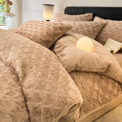 91家纺网 家纺一手货源 找家纺 慕色 2023新款兔绒爱心剪花四件套--暖心系列 暖心-奶茶咖