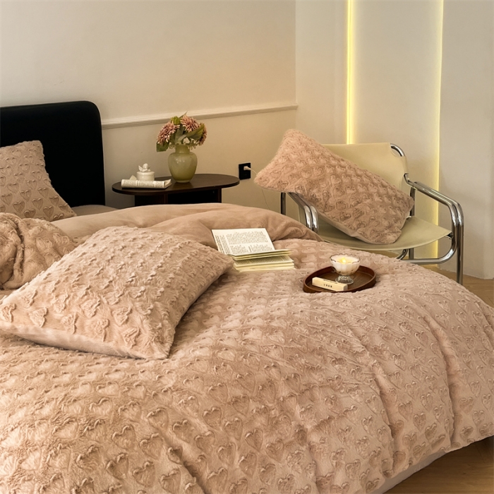 91家纺网 家纺一手货源 找家纺 （总）慕色 2023新款兔绒爱心剪花四件套--暖心系列